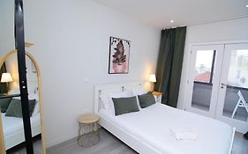 Travel And Live Apartments